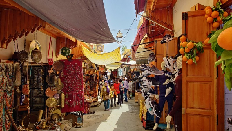 Straße in der Medina (Altstadt) von Fès