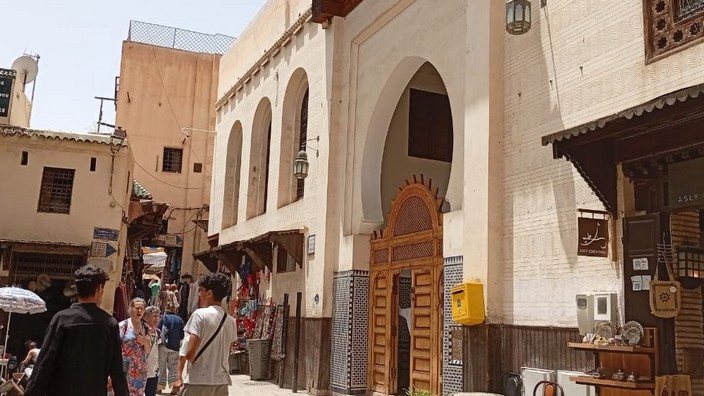 Tor der Bibliothek al-Qarawiyyin in der Medina von Fès