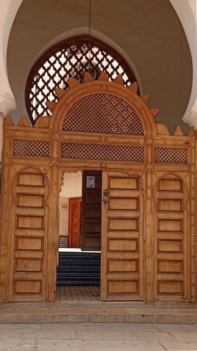 Tor der Bibliothek al-Qarawiyyin in der Medina von Fès