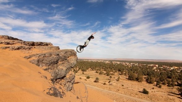Extremes Einradfahren in Marokko, Foto: Lutz Eichholz