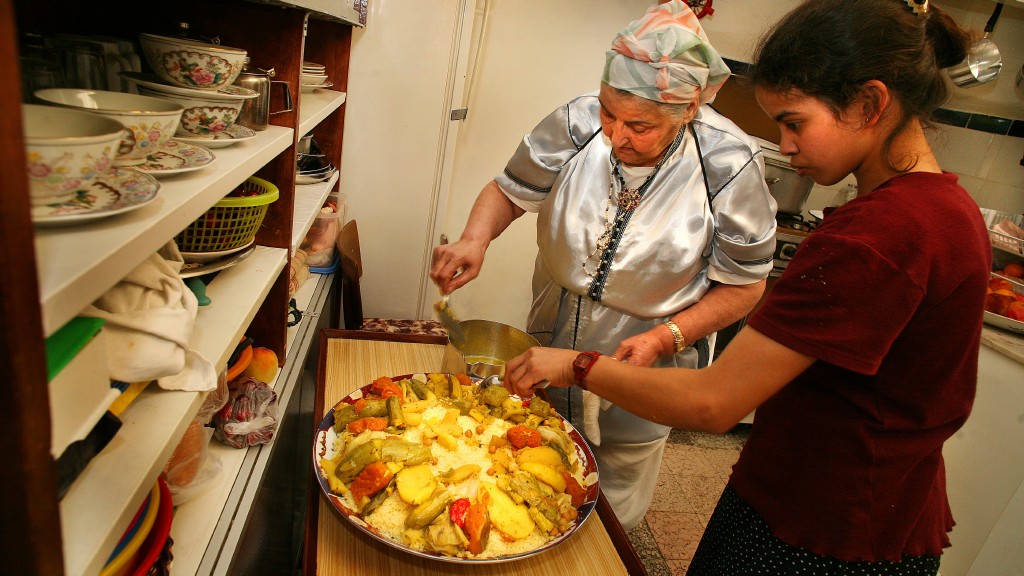 Couscous-Zubereitung, Foto: Eberhard.Hahne