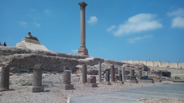 Pompey's Säule und die Sphinx, Foto: Shivani Singh auf Wikimedia