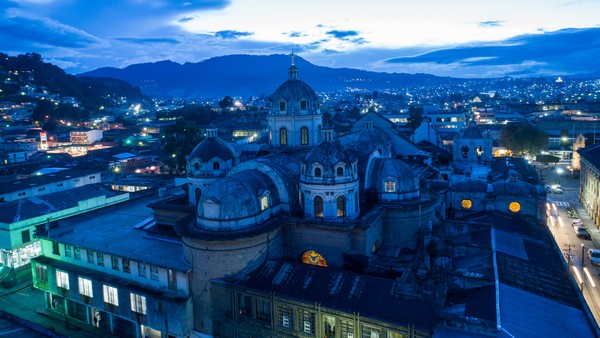 Guatemala will ein Konsulat in Dakhla eröffnen, Foto: Quezaltenango, Guatemala von Leonel Lopez auf unsplash.com