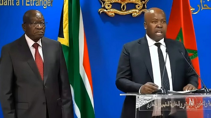 Jacob Zuma und Makasam Ze. Foto Newslive SA. Jacob Zuma und Makasam Ze. Foto Newslive SA.