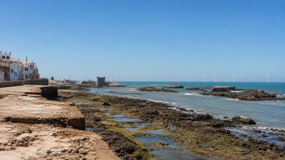 Fiktiver Offshore Windpark vor Essaouira. Bild durch KI ergänzt