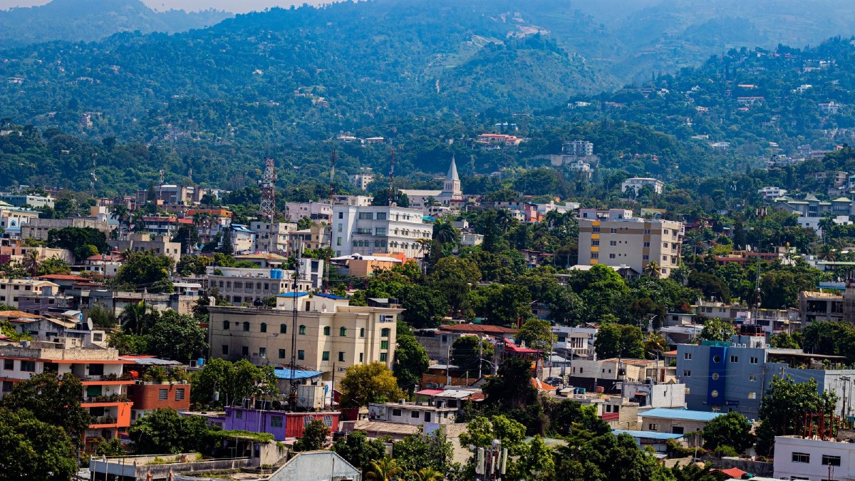 Haiti plant eine Konsulatseröffnung in Dakhla. Foto: Petionville, Haiti von reynaldo mirault U3Sdt2phkmA unsplash.com