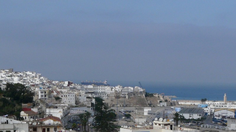 Tanger: Blick auf das Mittelmeer aus Platz de Fes