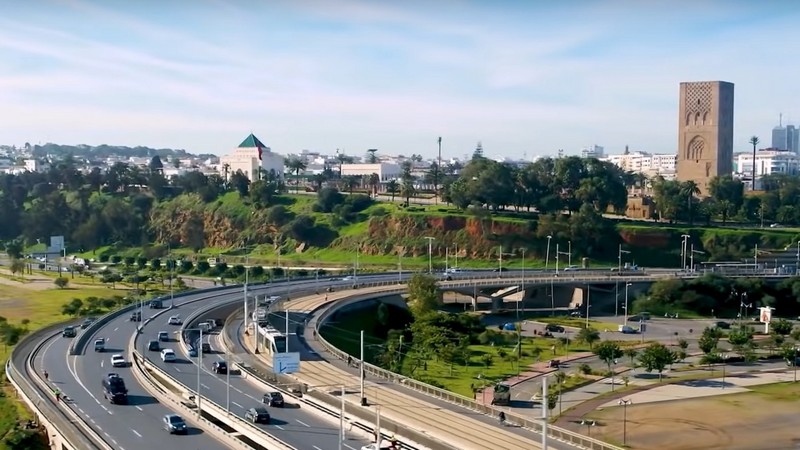 Rabat mit dem Hassan-Turm und dem Mauseläum Mohammed V