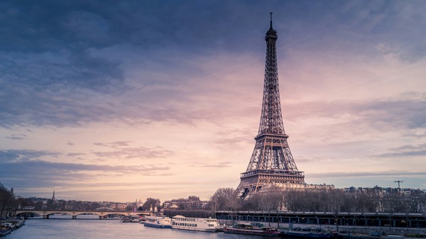 Paris, Chris Karidis auf unsplash