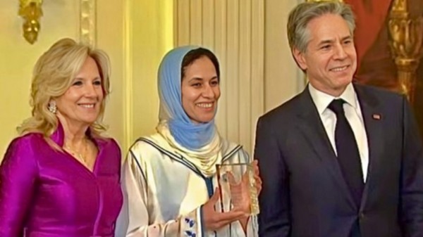 Rabha El Haymar erhält in Washington den Internationalen Preis für mutige Frauen, Foto: barlamantoday.com und h24info.ma
