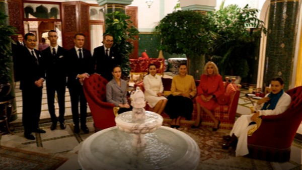 Emmanuel Macron, König Mohammed VI. im familiären Beisammensein, Foto: Aloula