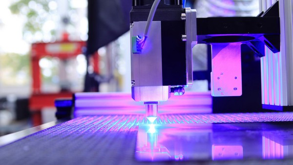 Lasertechnologie, Foto: Opt Lasers auf unsplash