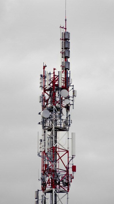 Funkantenne. Foto von Rayyan auf Unsplash