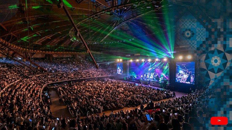 Boudchart, Konzert in Casablanca. Foto mit Hilfe von Gemini angepasst
