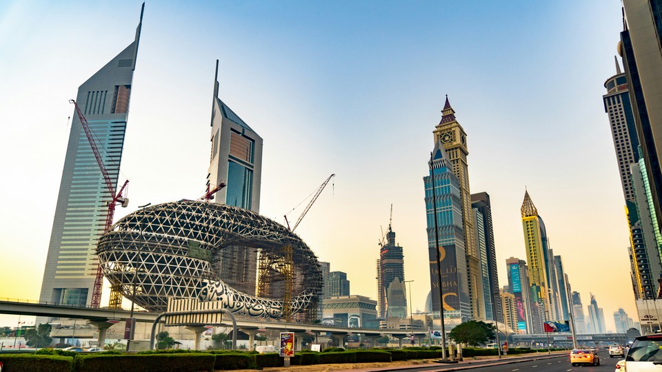 Dubai, Sheikh Zayed Road, VAE. Foto darcey beau auf unsplash