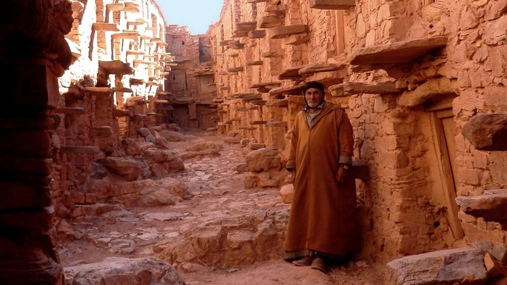 Amin Mohamed in einem Gang des Speichers, Foto: marokko-erfahren.de 